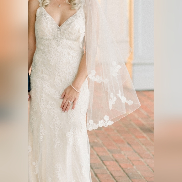 Stella York wedding dress - Picture 3 of 9